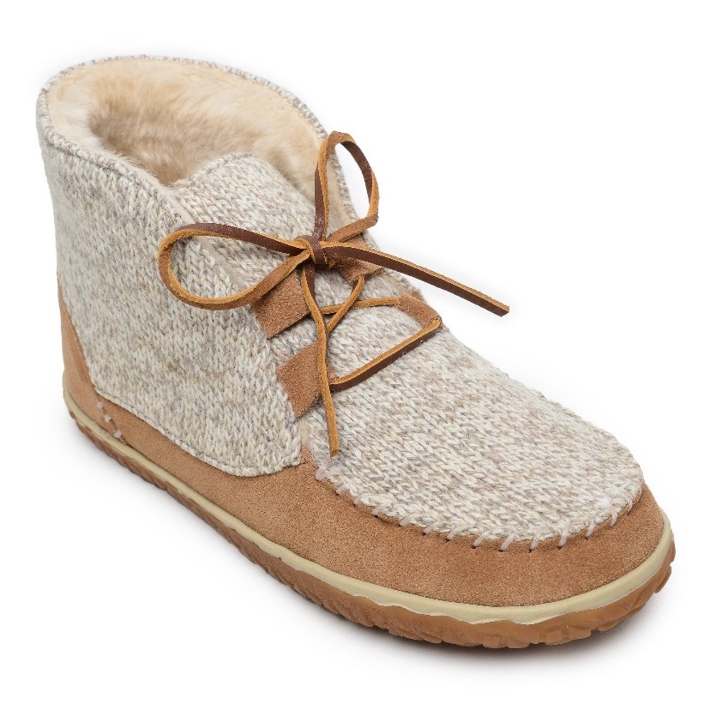 MINNETONKA moccasin slippers
